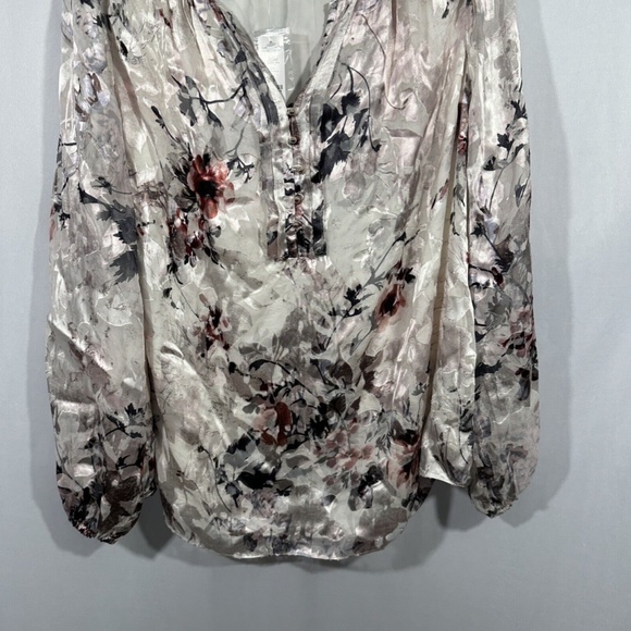 NWT $110 White House Black Market [ Plus 20W ] Silk Burnout Floral Blouses‎ - Picture 9 of 15
